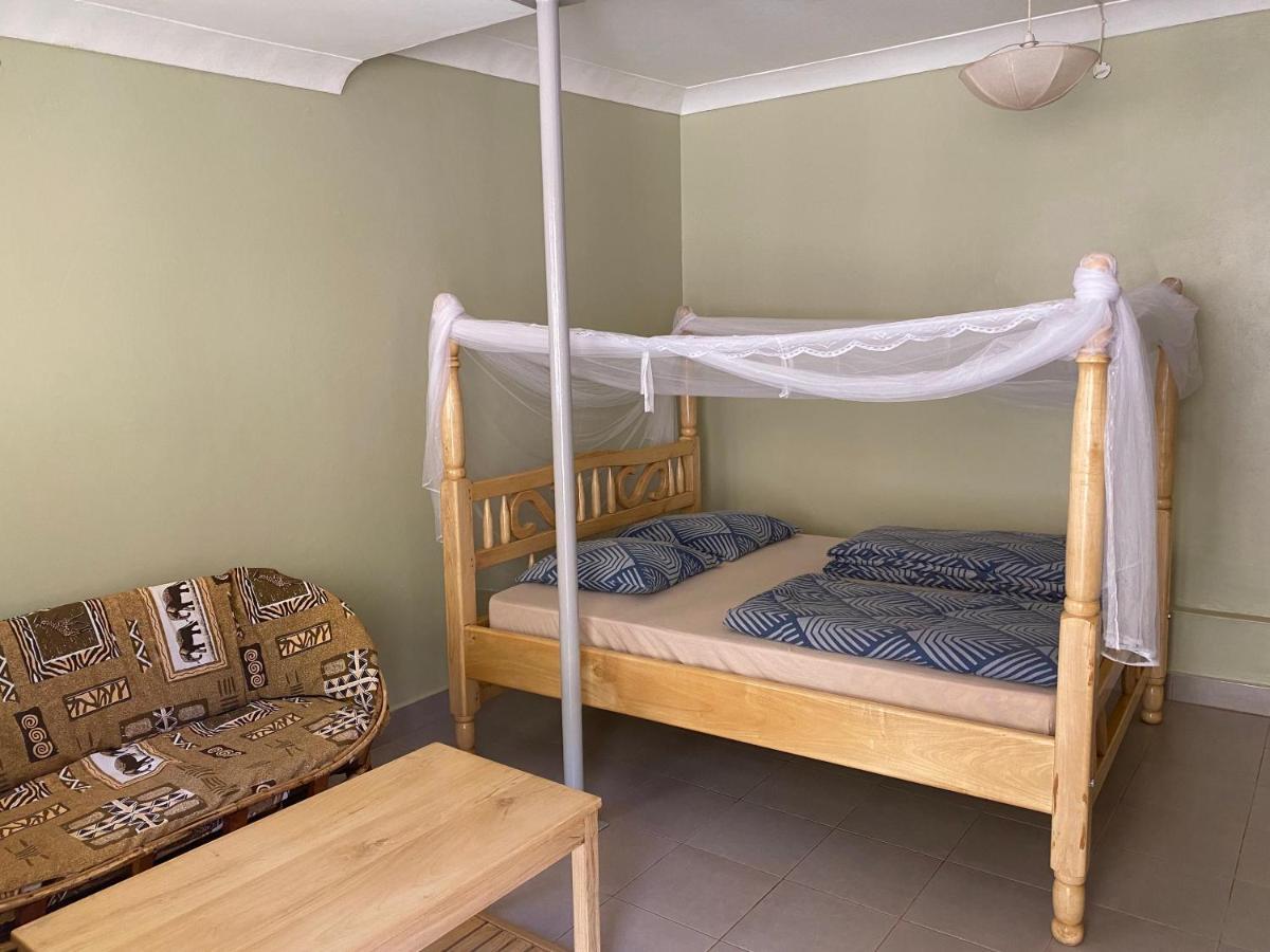 Banda Lodge Masaka Экстерьер фото